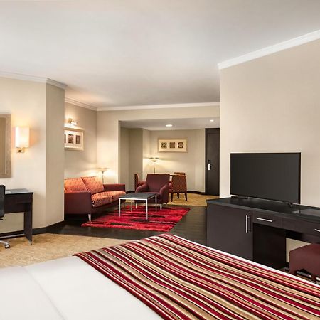 Ramada Plaza By Wyndham Dubai Deira Hotel Exterior photo