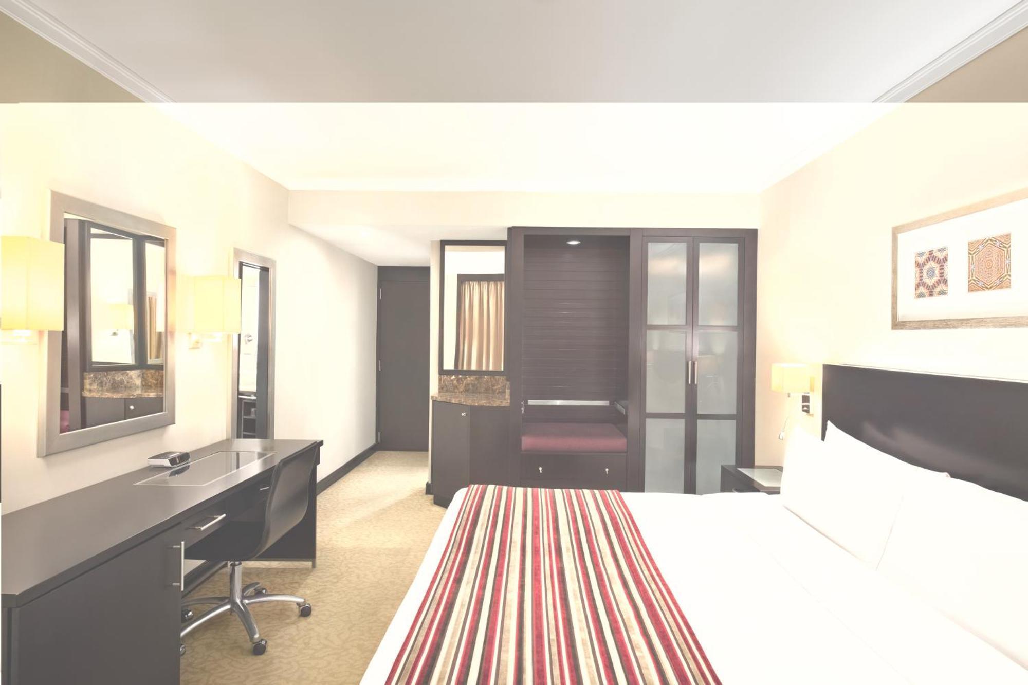 Ramada Plaza By Wyndham Dubai Deira Hotel Exterior photo