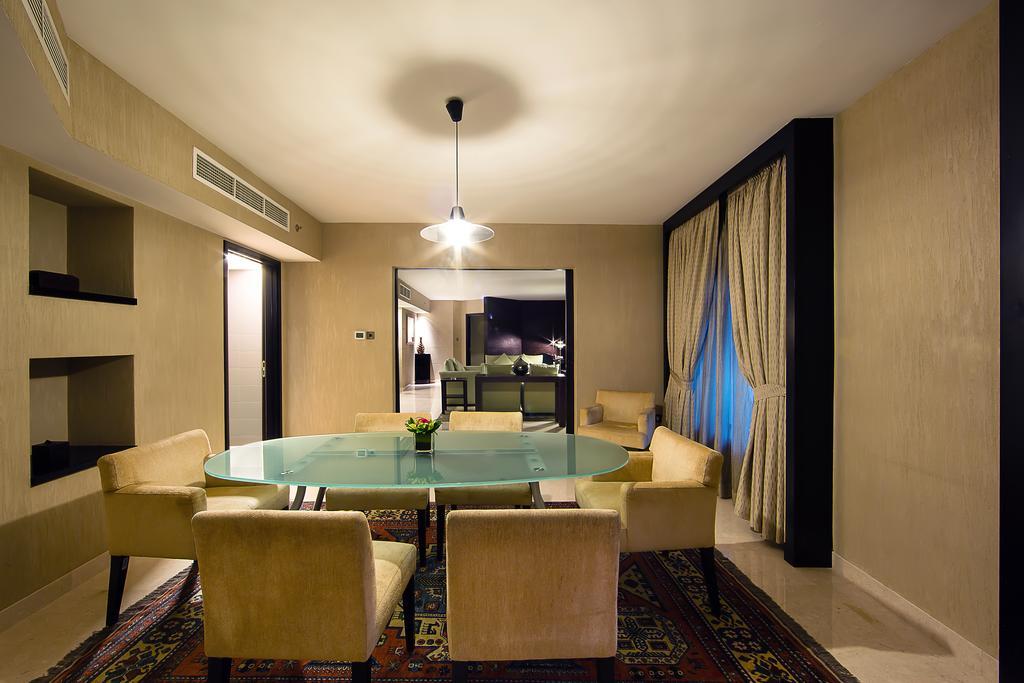 Ramada Plaza By Wyndham Dubai Deira Hotel Exterior photo
