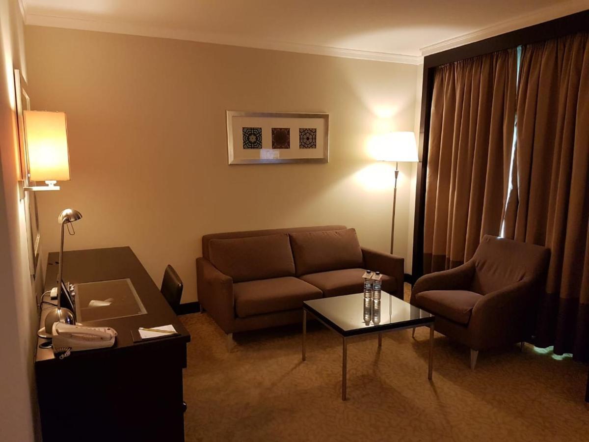 Ramada Plaza By Wyndham Dubai Deira Hotel Exterior photo