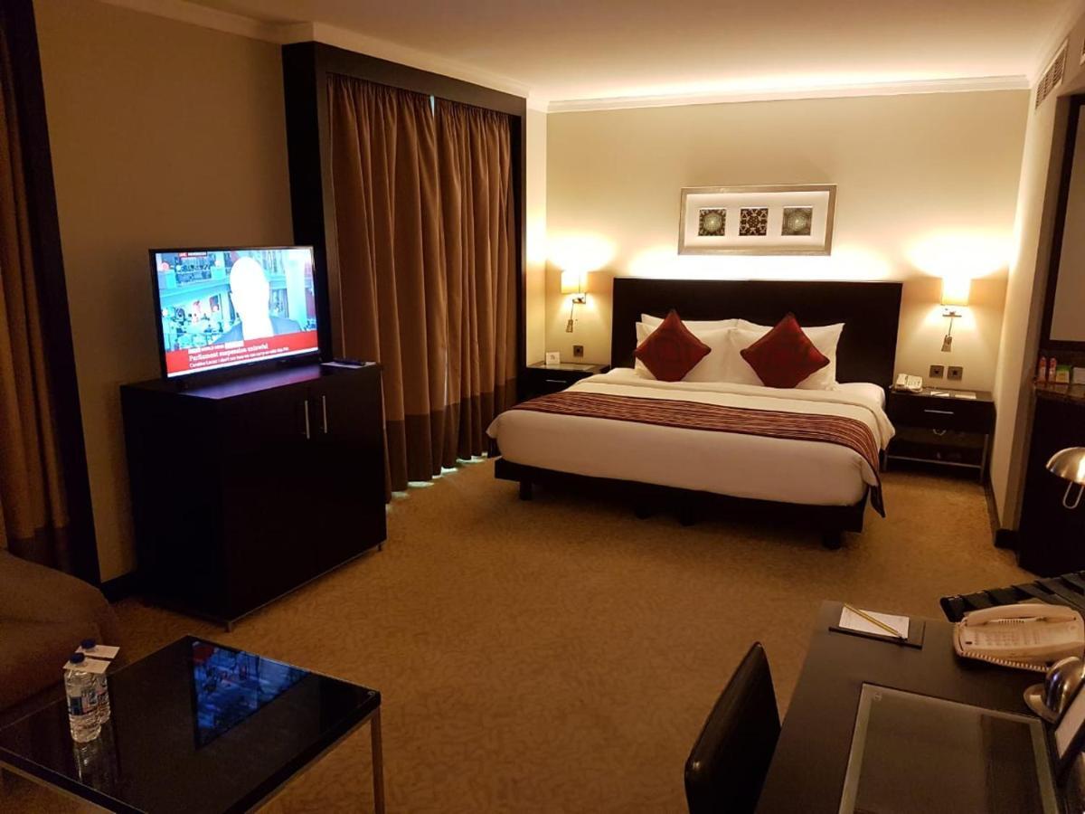 Ramada Plaza By Wyndham Dubai Deira Hotel Exterior photo