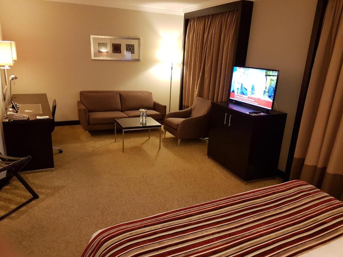 Ramada Plaza By Wyndham Dubai Deira Hotel Exterior photo